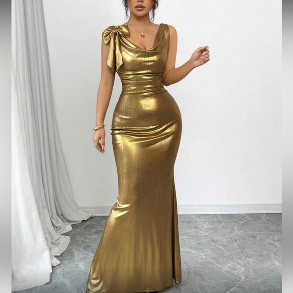 Elegant Gold Evening Gown - Picture 5 of 8